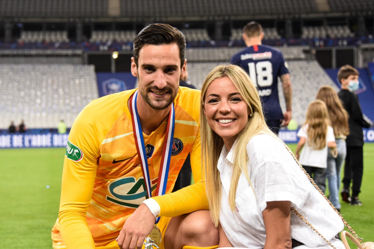 Umunyezamu Sergio Rico n’umuryango we batewe n’abagizi ba nabi bitwaje imbunda.